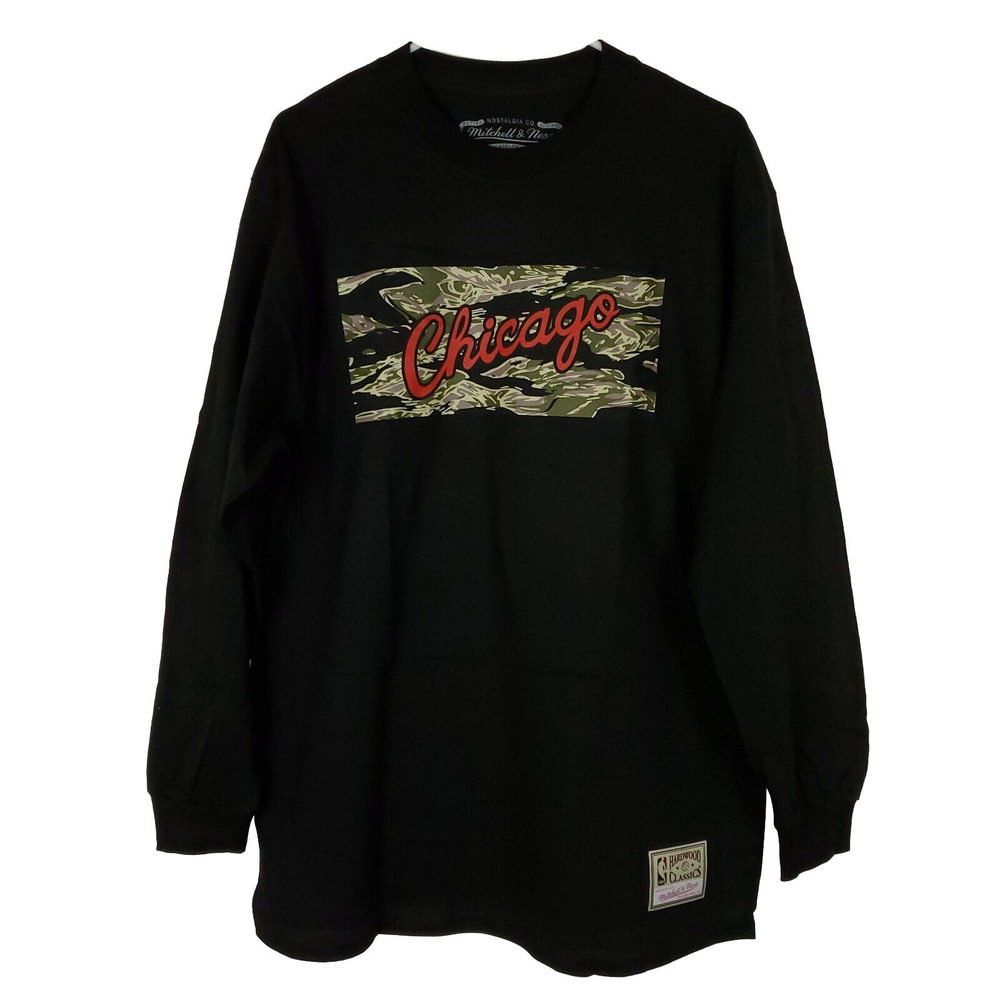 Chicago Bulls Mitchell & Ness NBA Large Longsleeve Shirt Black Camo Logo NWT